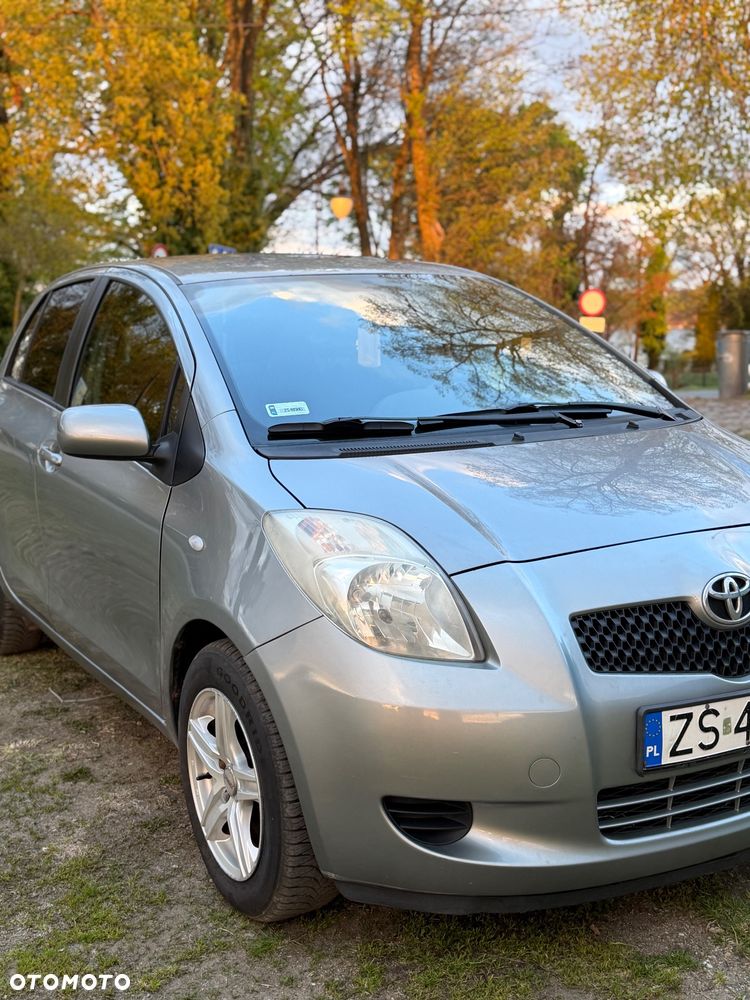 Toyota Yaris 1.3 Sol - 2