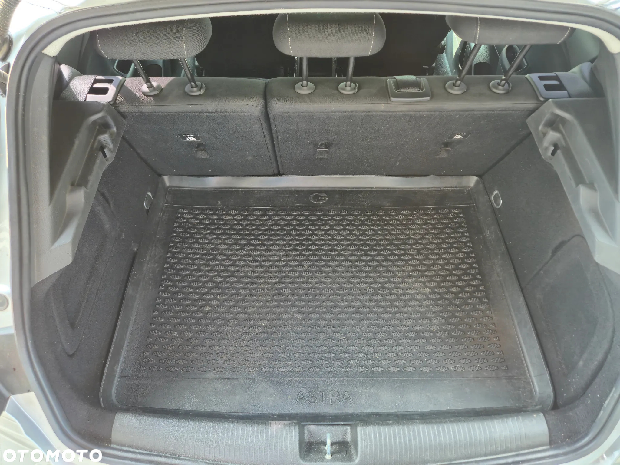 Opel Astra V 1.2 T Edition S&S - 12