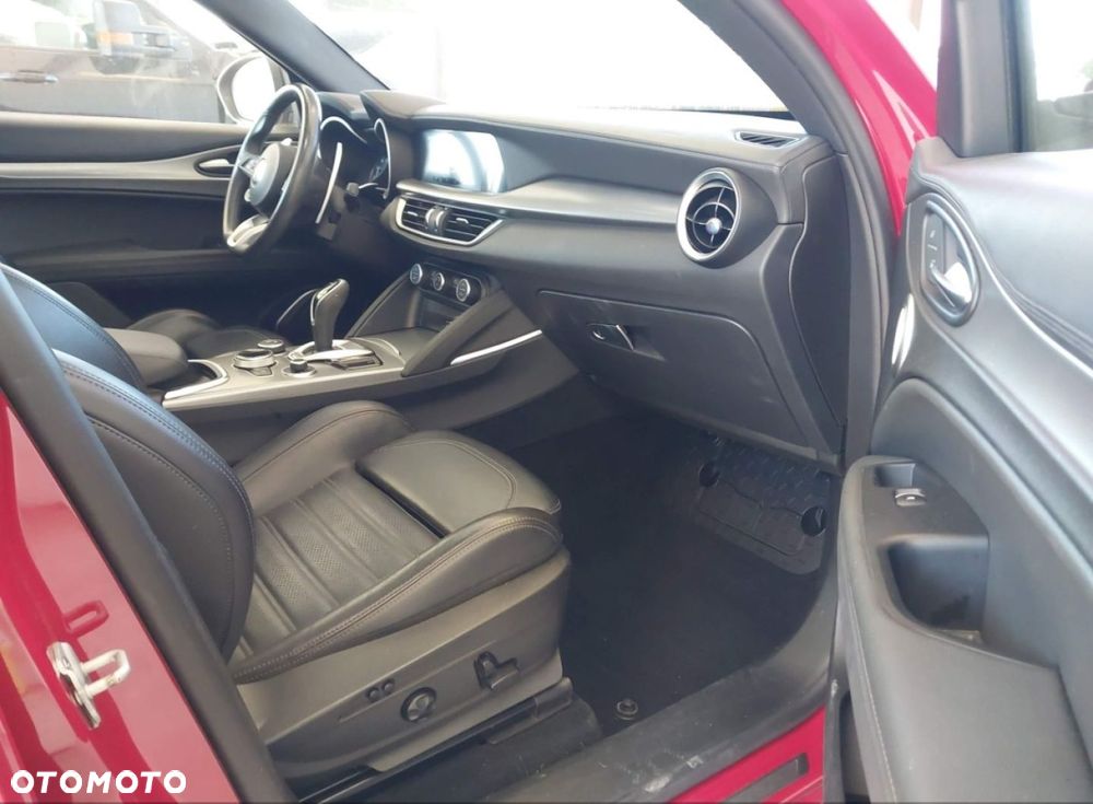 Alfa Romeo Stelvio - 9