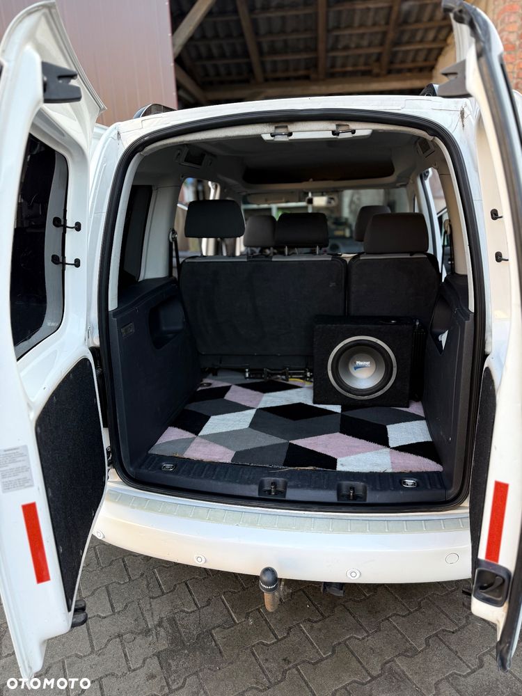 Volkswagen Caddy Highline DSG - 8