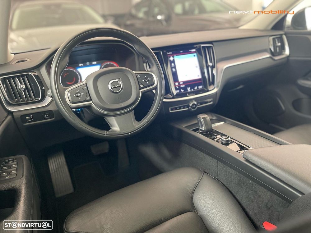 Volvo V60 2.0 B4 Momentum Plus Geartronic - 11