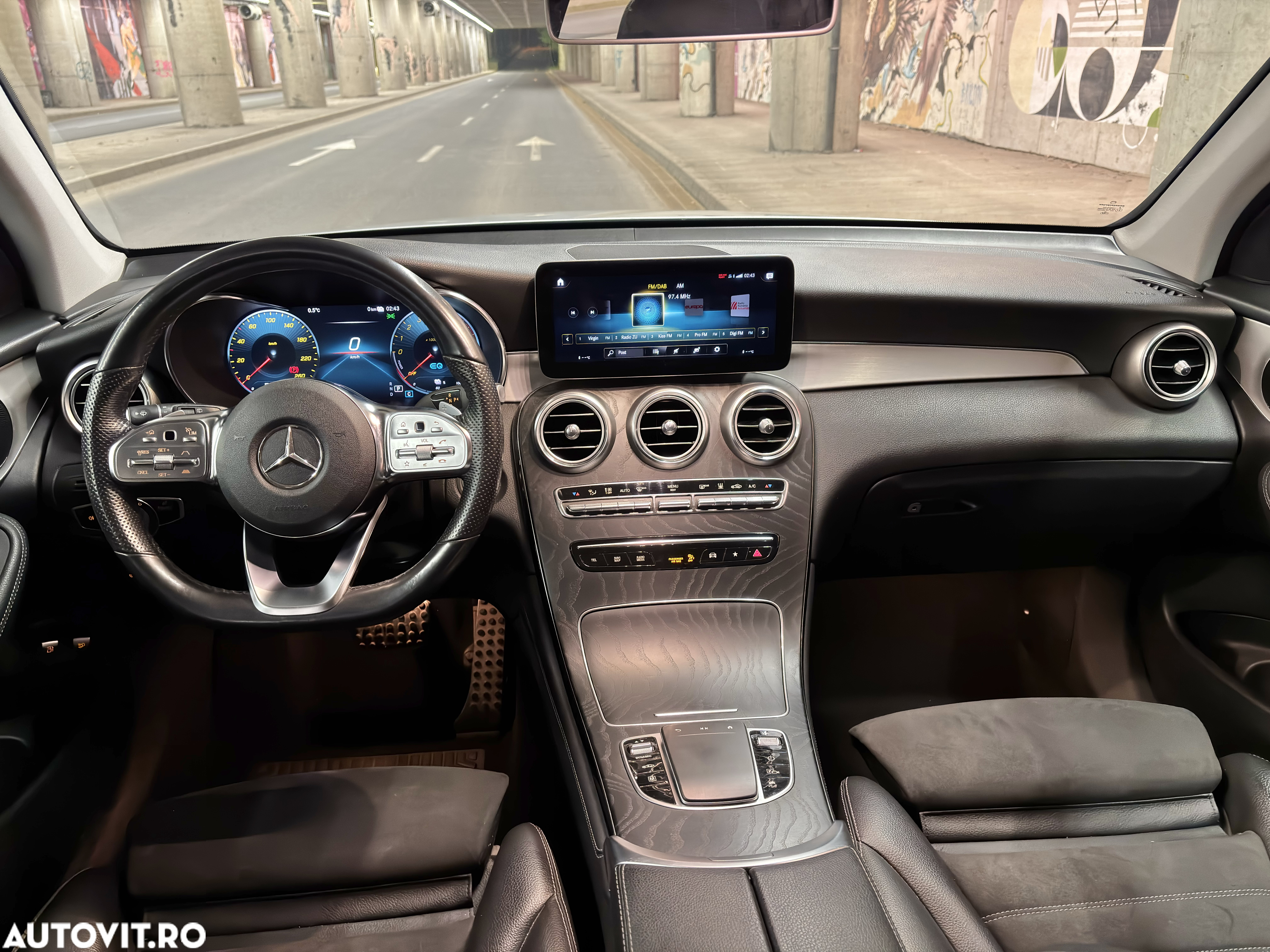 Mercedes-Benz GLC 300 e 4Matic 9G-TRONIC AMG Line Plus - 17