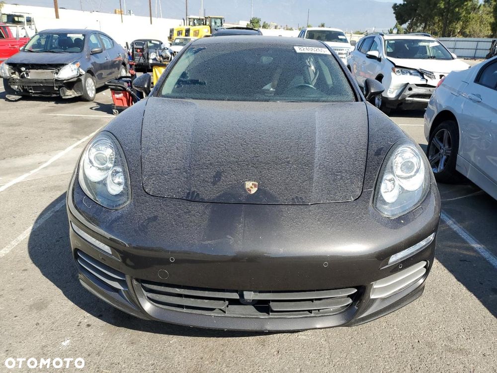 Porsche Panamera ver-4 - 6