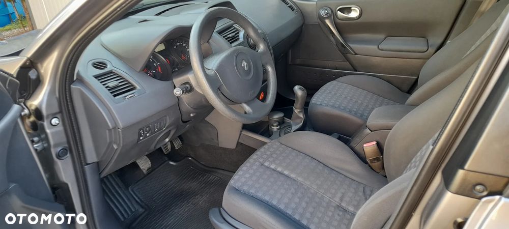 Renault Megane 1.6 16V Authentique - 5