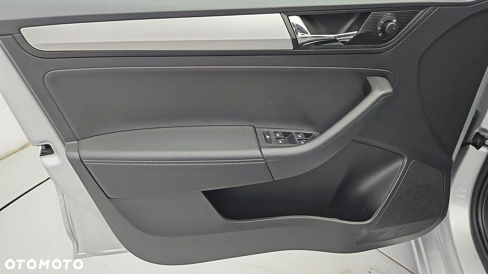 Skoda RAPID 1.0 TSI Ambition - 10