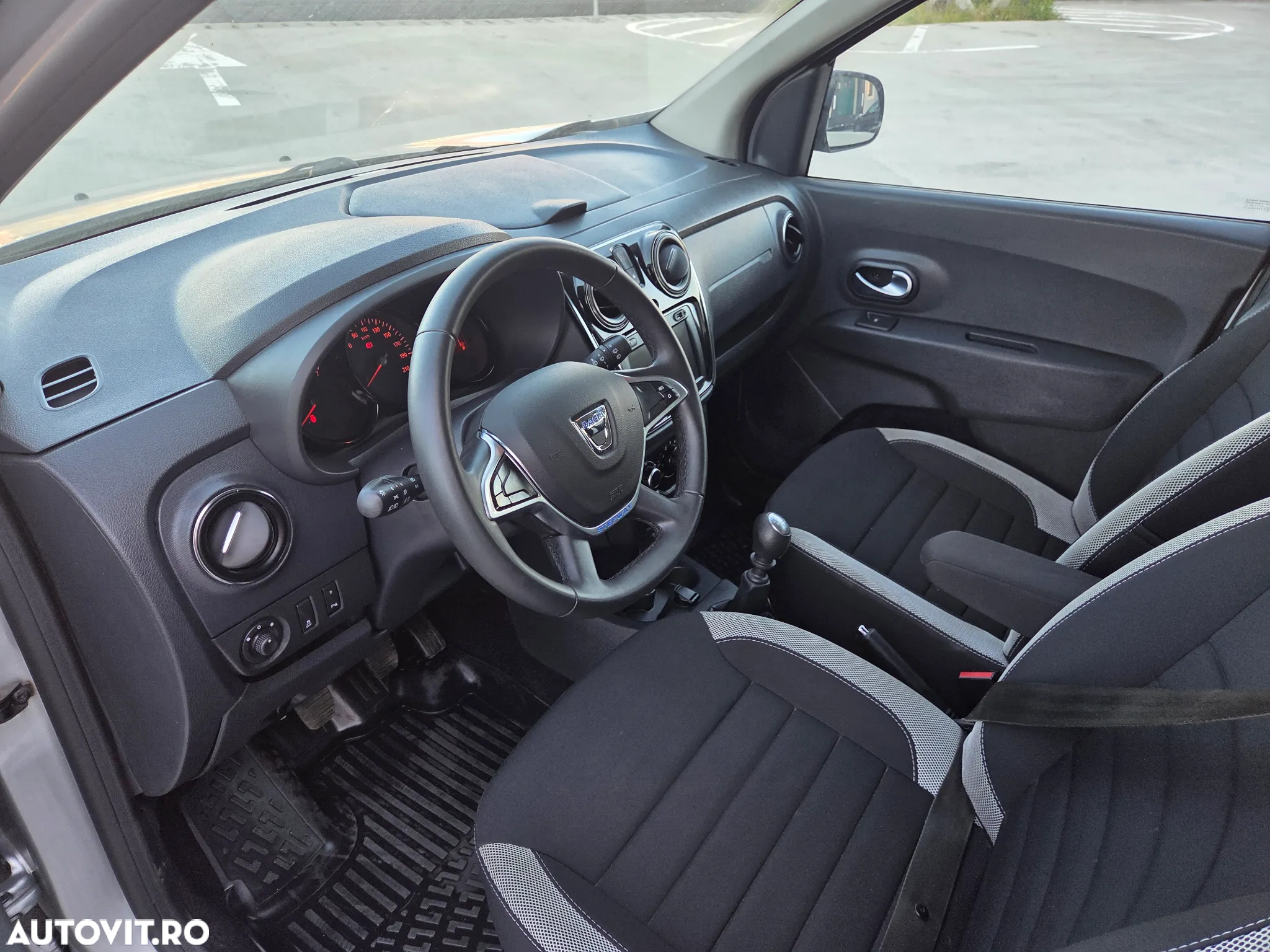 Dacia Lodgy TCe 130 GPF (7-Sitzer) Stepway - 4