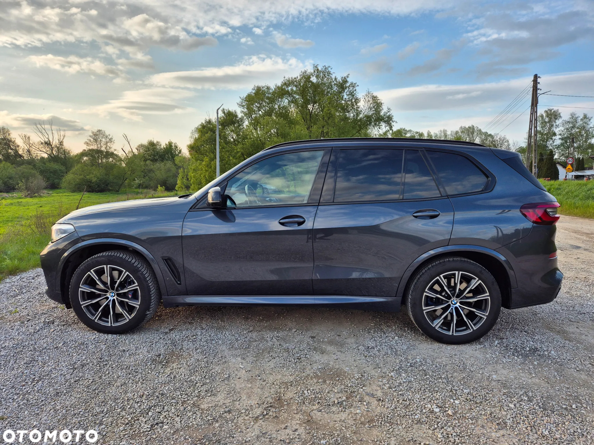 BMW X5 M M50i - 4