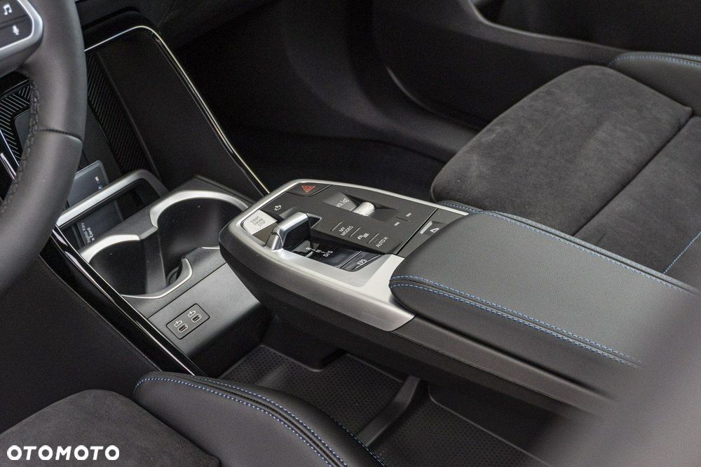 BMW X1 sDrive18i - 18