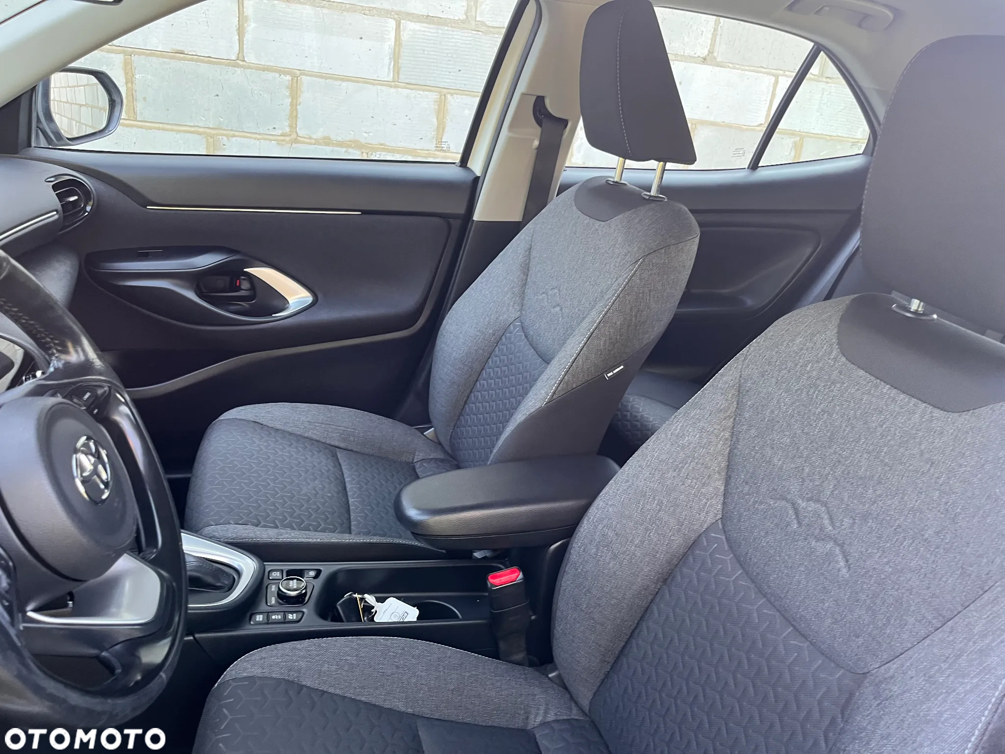 Toyota Yaris Cross ver-hybrid-1-5-premiere-edition-awd - 11
