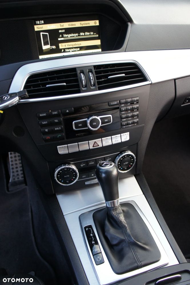 Mercedes-Benz Klasa C 250 CGI BlueEff Avantgarde - 17
