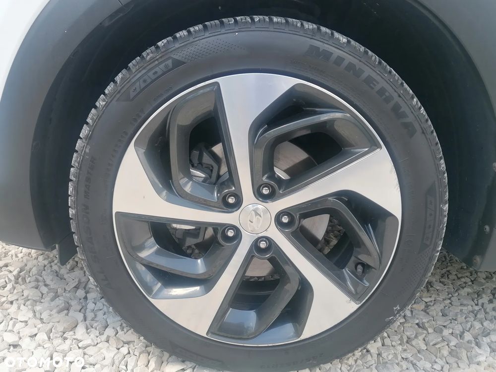 Hyundai Tucson 2.0 CRDi 4WD Automatik Style - 40