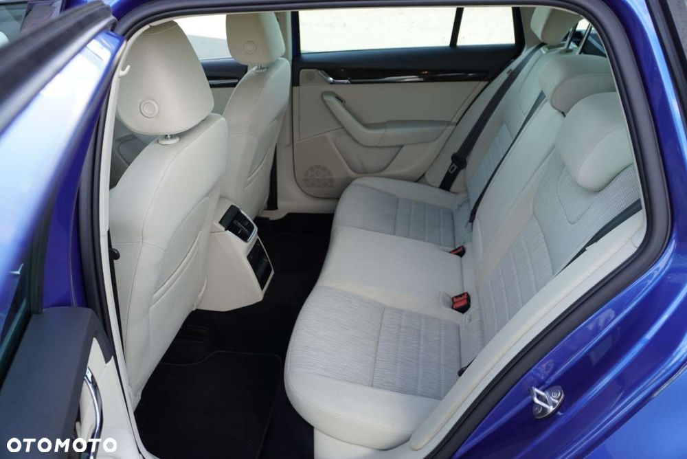 Skoda Octavia 2.0 TDI DSG Style - 9