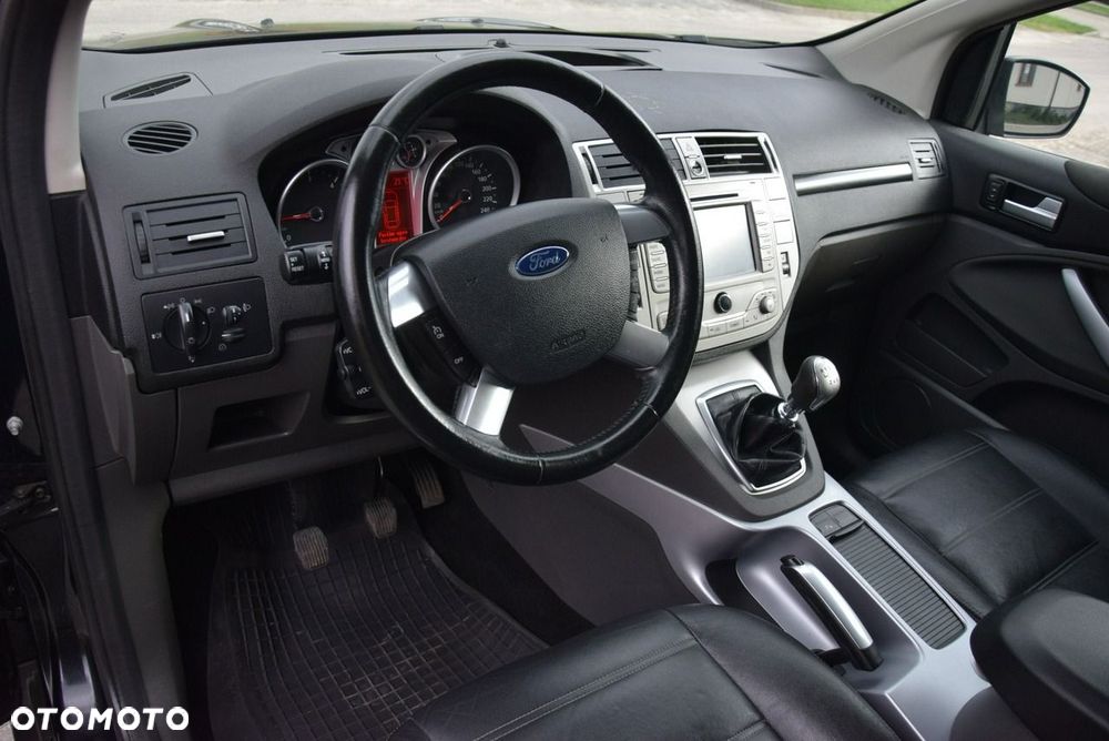 Ford Kuga - 38