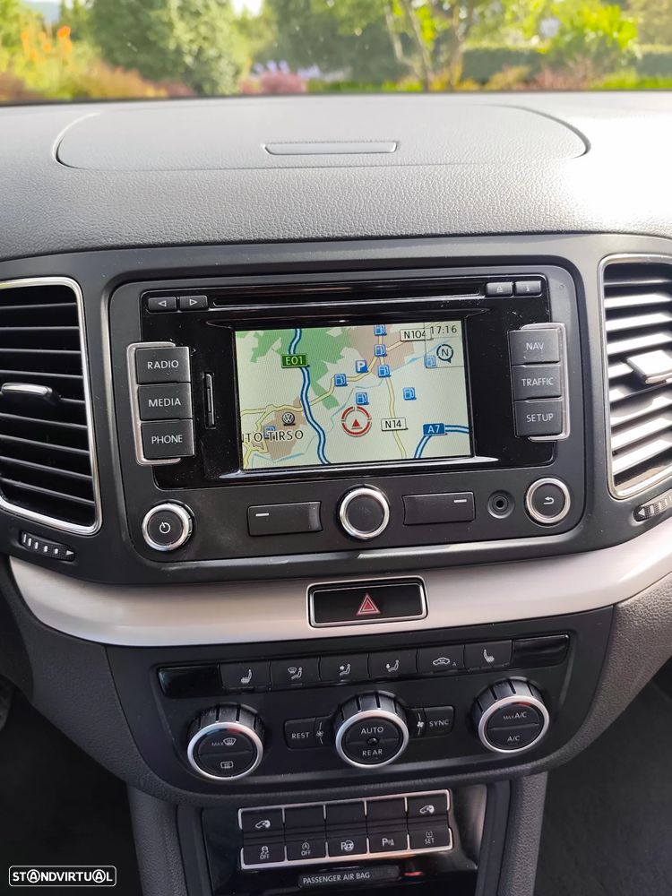 VW Sharan 2.0 TDI Highline - 24