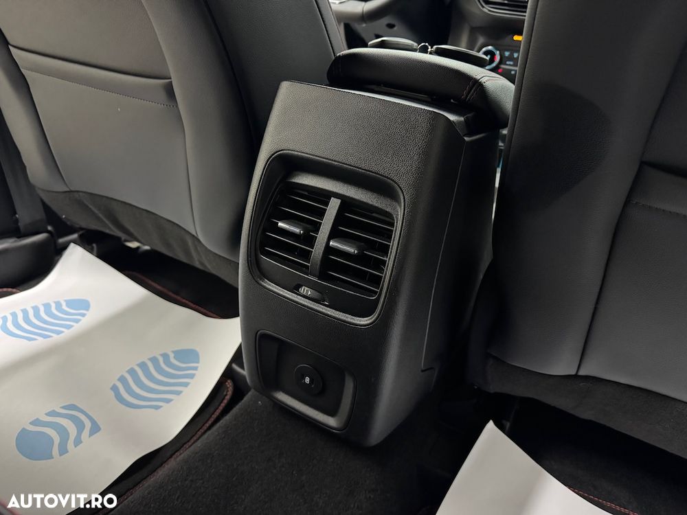 Ford Kuga 2.5 Duratec PHEV ST-LINE X - 34