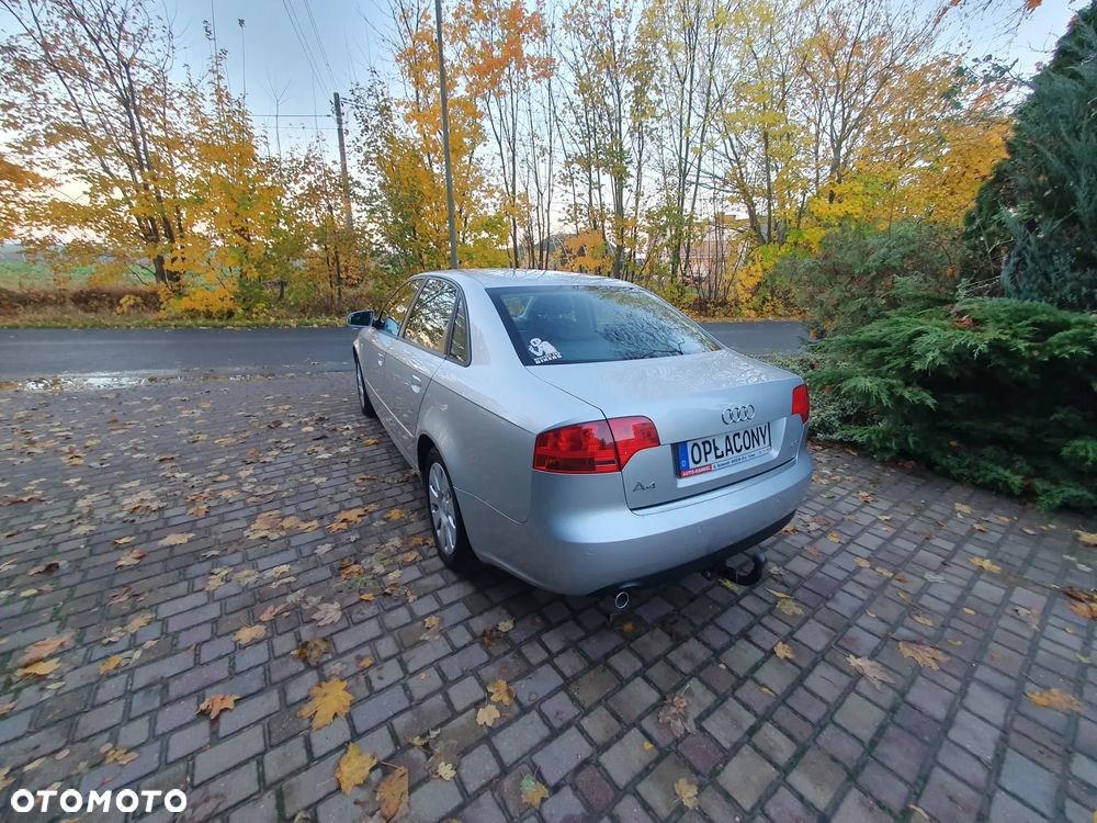 Audi A4 Limousine - 5