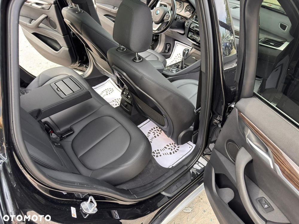 BMW X1 xDrive25i xLine - 15