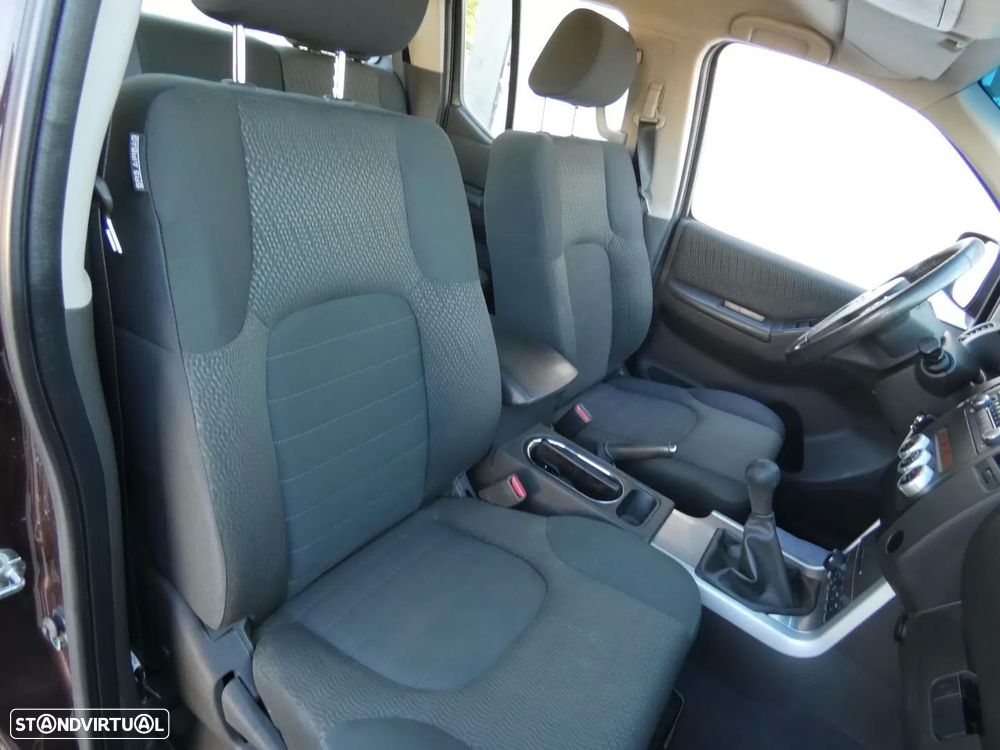 Nissan Navara 2.5 dCi CD XE P.Comfort 4WD - 17