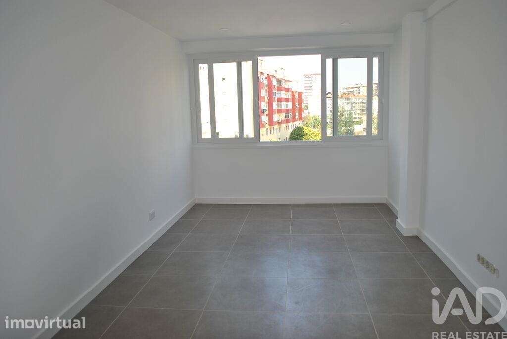 Apartamento T2 em Odivelas de 67,52 m2 - Grande imagem: 5/27