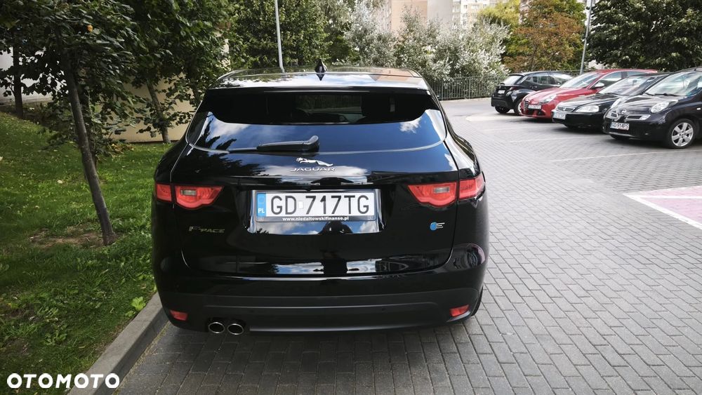 Jaguar F-Pace 2.0 i4D RWD Pure - 6