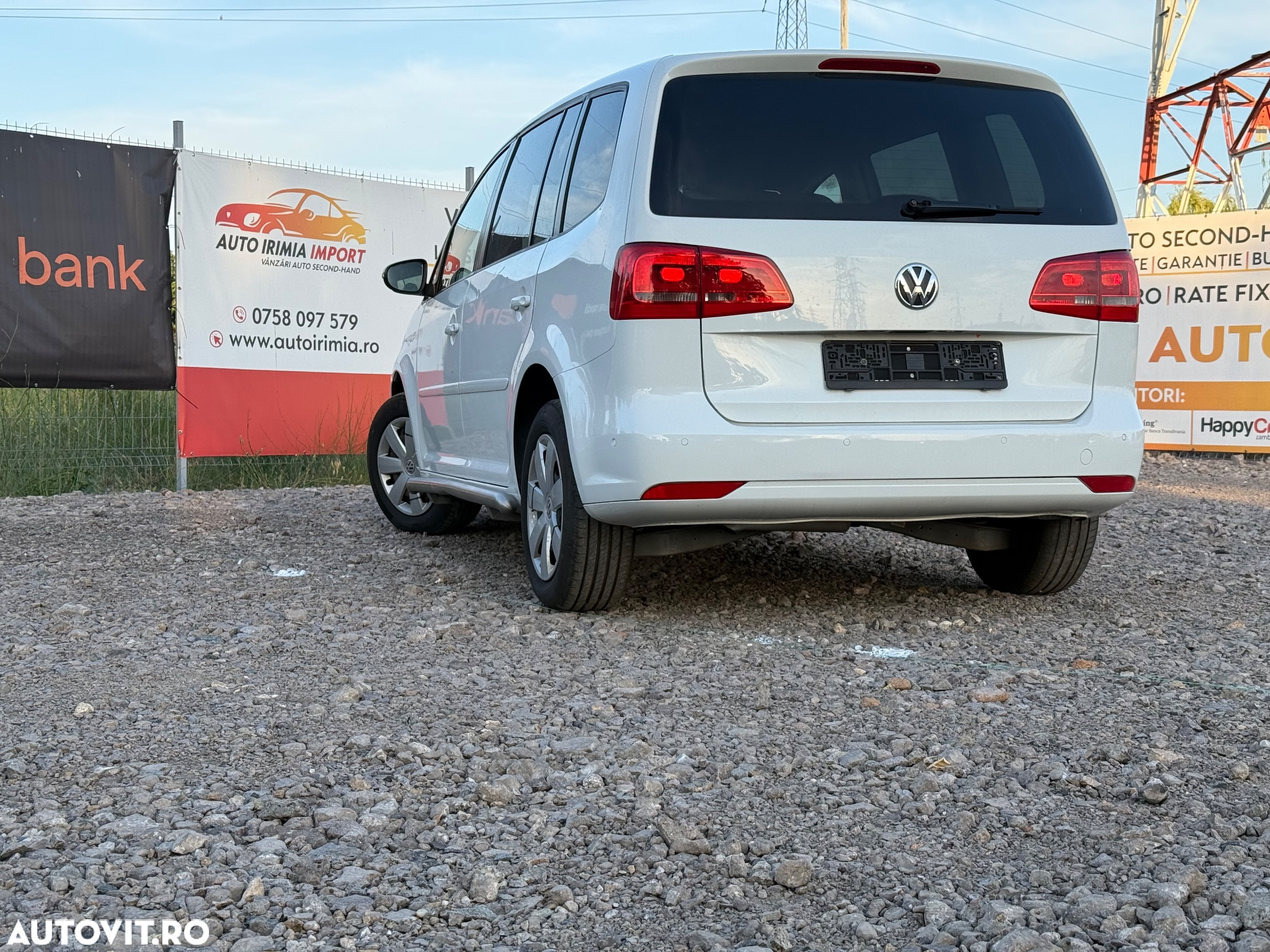 Volkswagen Touran 2.0 TDI DSG Comfortline - 3