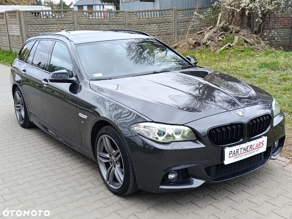 BMW Seria 5 525d xDrive Luxury Line - 2