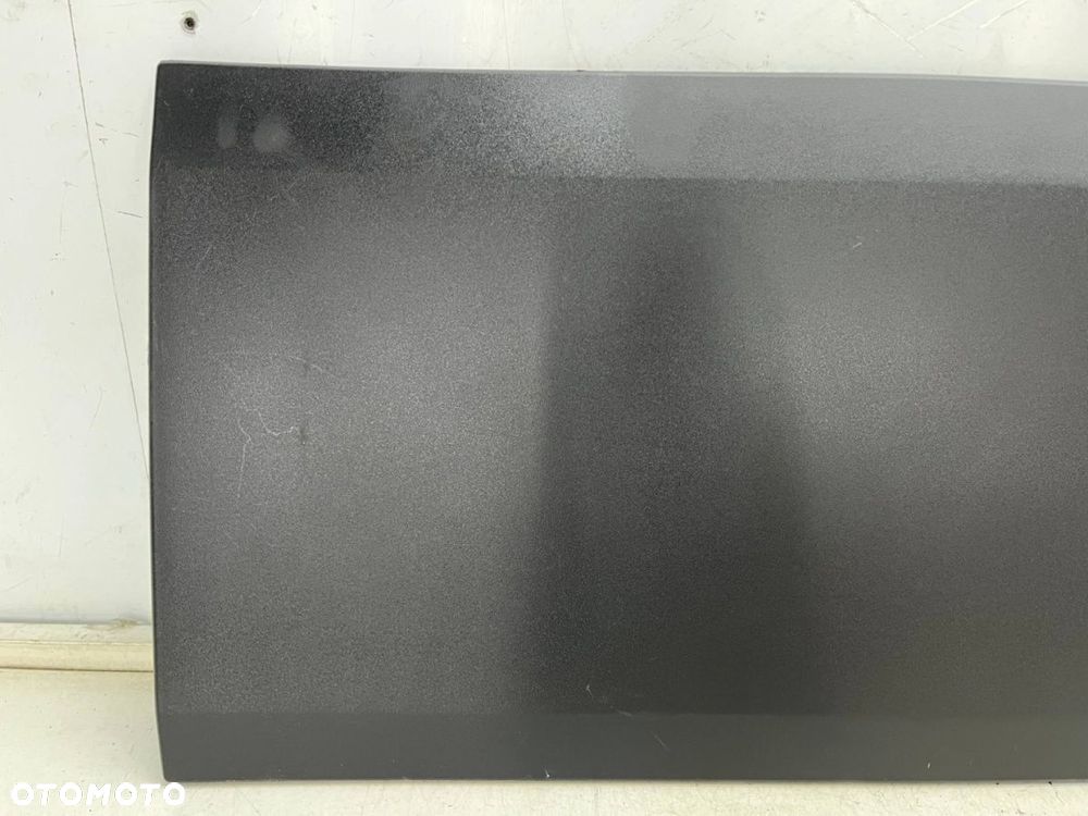 Listwa Iveco Daily 4 IV 14r.- prawa przednia dolna nakładka drzwi pasażera prawy przód 5801808059 - 2