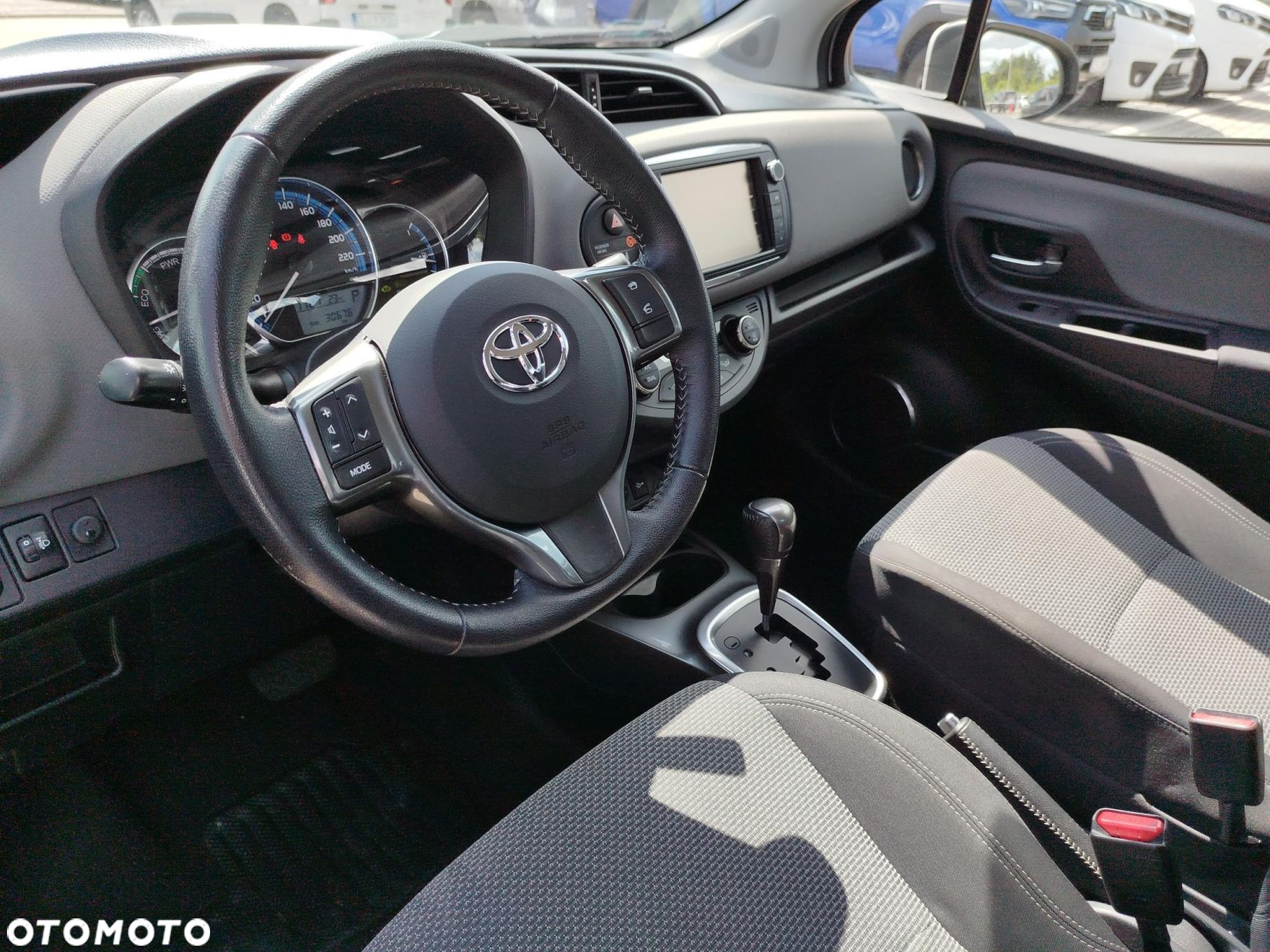 Toyota Yaris - 10