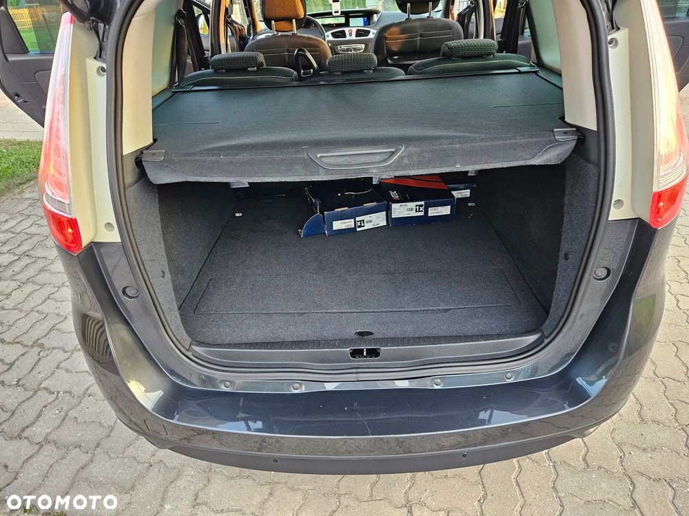 Renault Scenic 2.0 16V Privilege X-Tronic CVT - 23