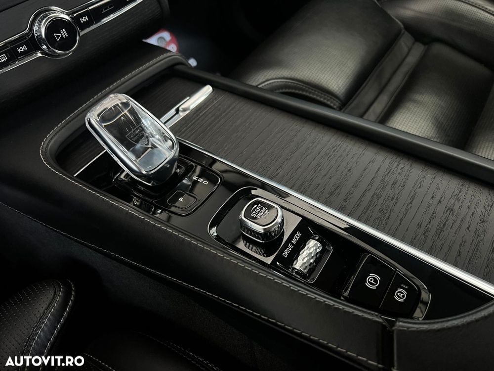 Volvo XC 90 - 20