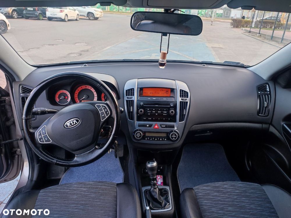Kia Ceed 1.4 CVVT LX Basis - 17