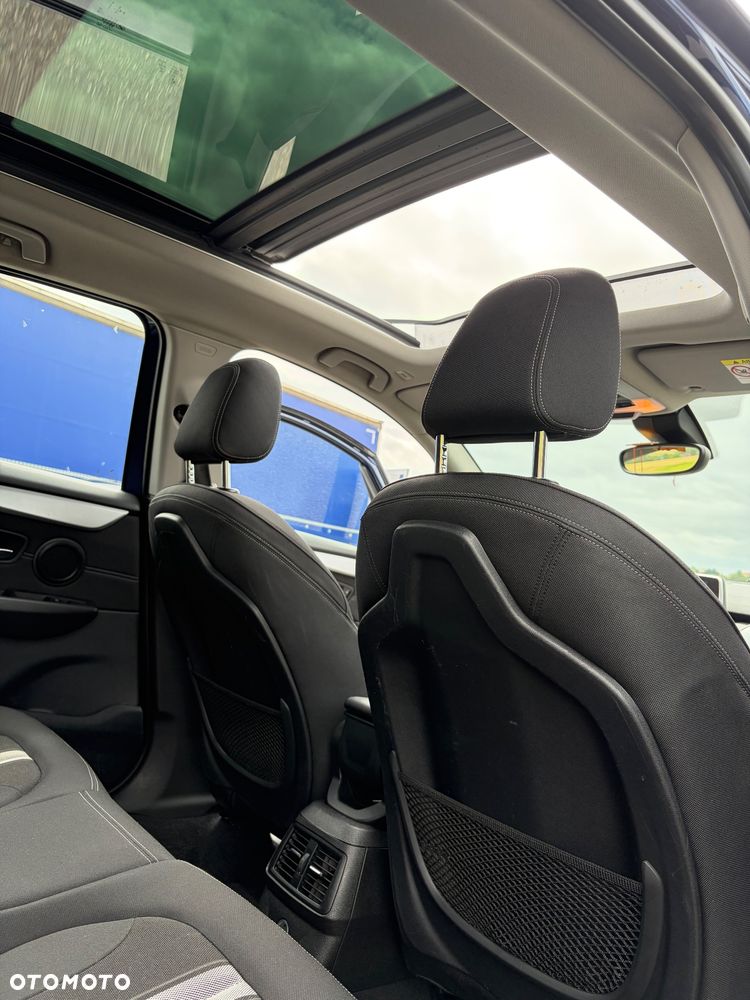 BMW Seria 2 218d - 28