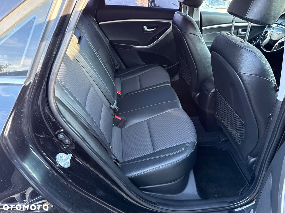 Hyundai i30 1.6 Comfort EU5 - 21