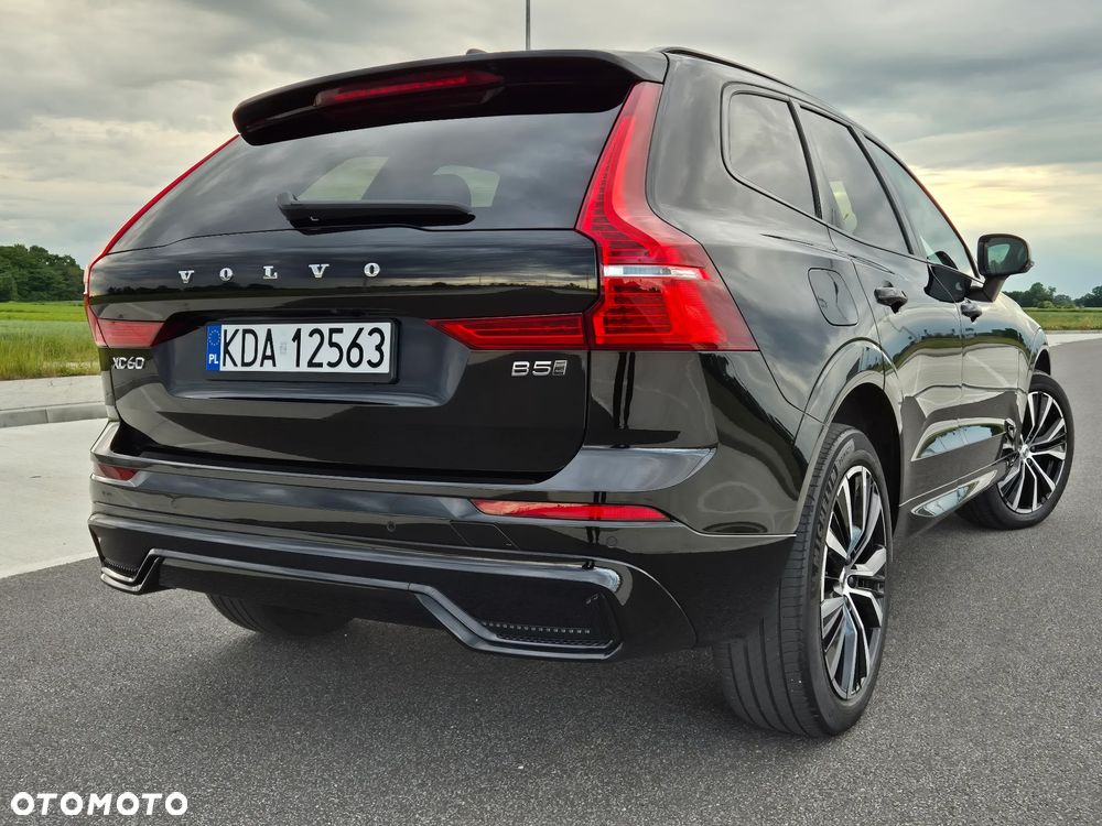 Volvo XC 60 B5 D AWD Ultimate Dark - 10