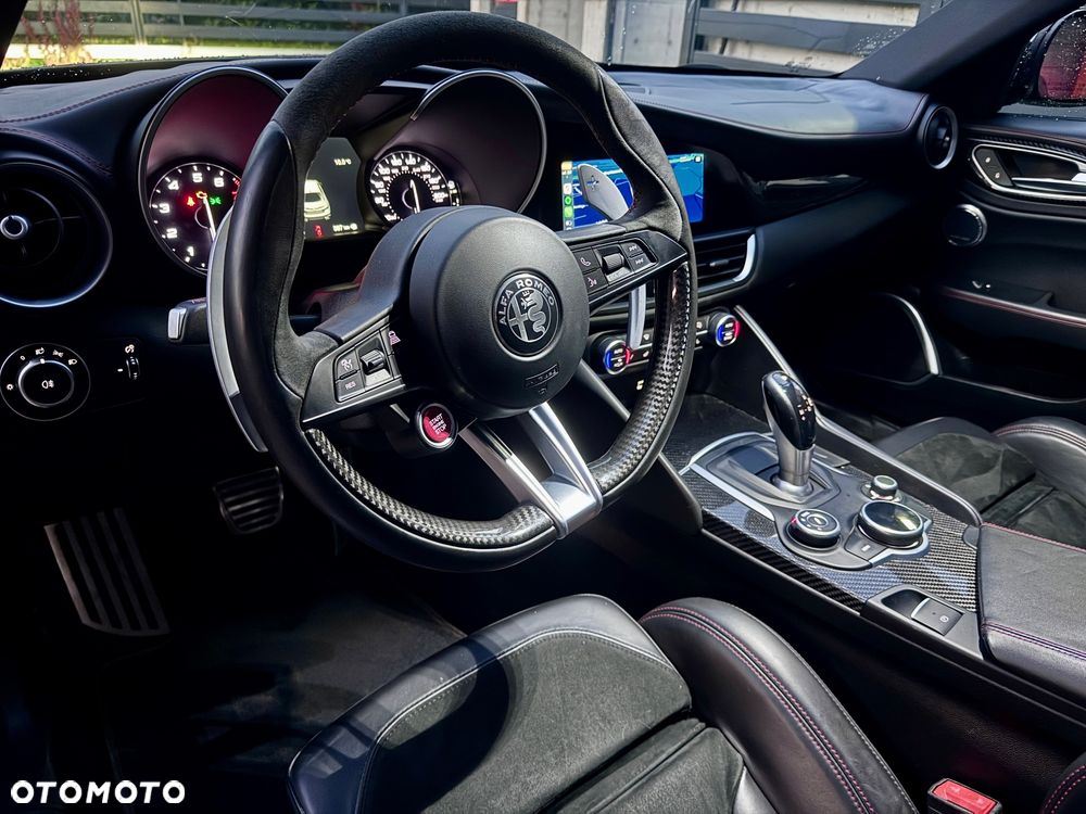 Alfa Romeo Giulia 2.9 V6 Bi-Turbo AT8 Quadrifoglio - 35