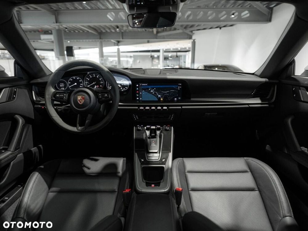 Porsche 911 Carrera - 19