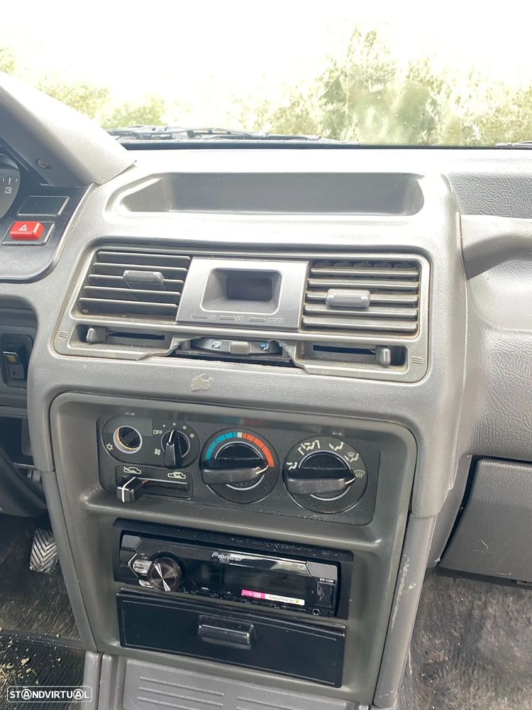 Mitsubishi Pajero 2.5 TDi GLS - 4