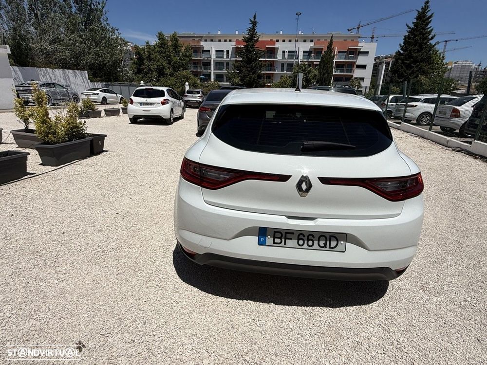 Renault Mégane 1.5 Blue dCi Intens - 13