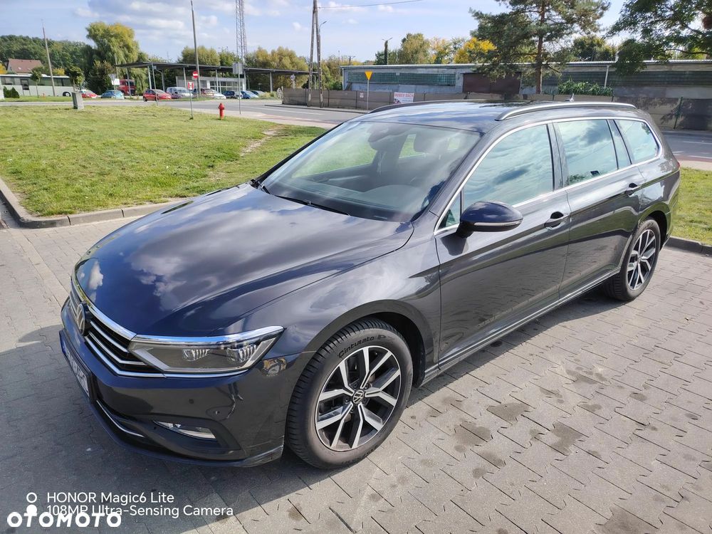 Volkswagen Passat - 11