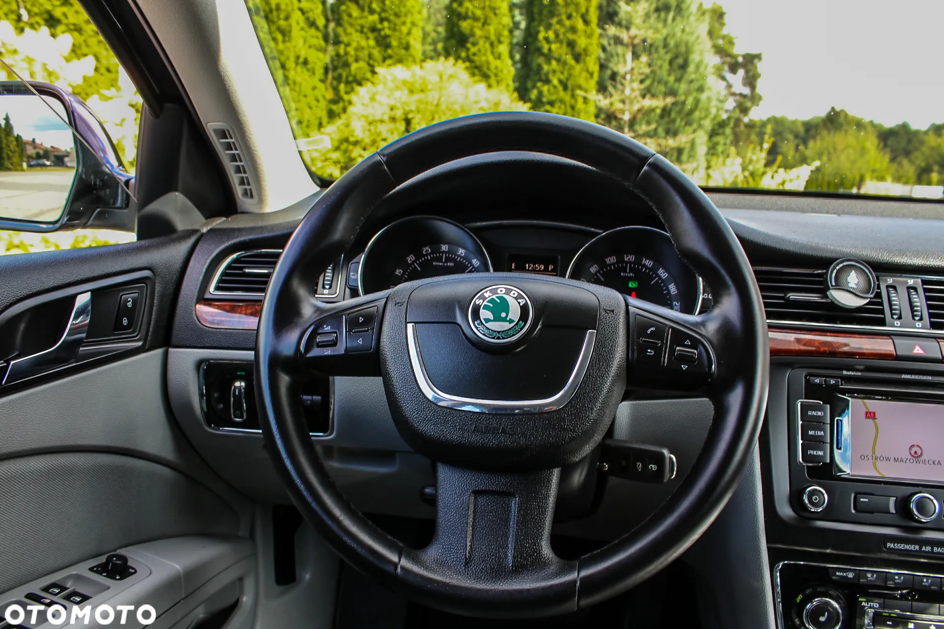 Skoda Superb 2.0 TDI DSG Exclusive - 35