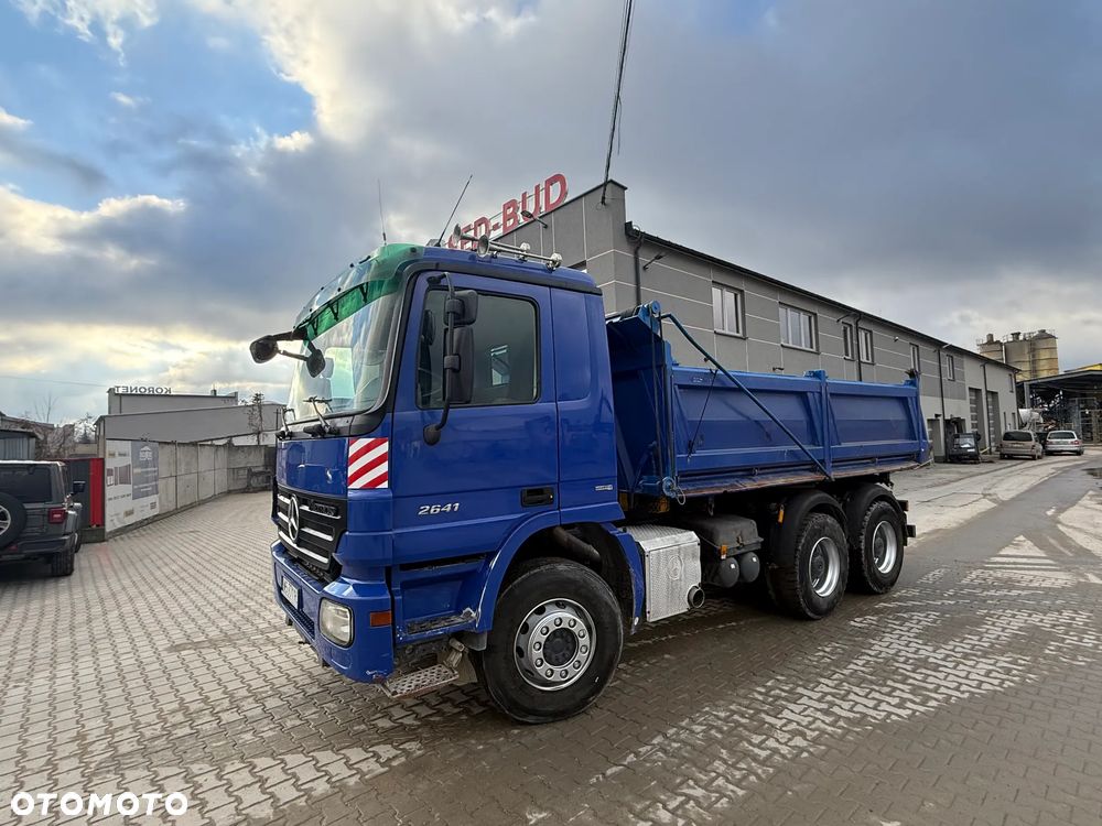 Mercedes-Benz 2641 - 12