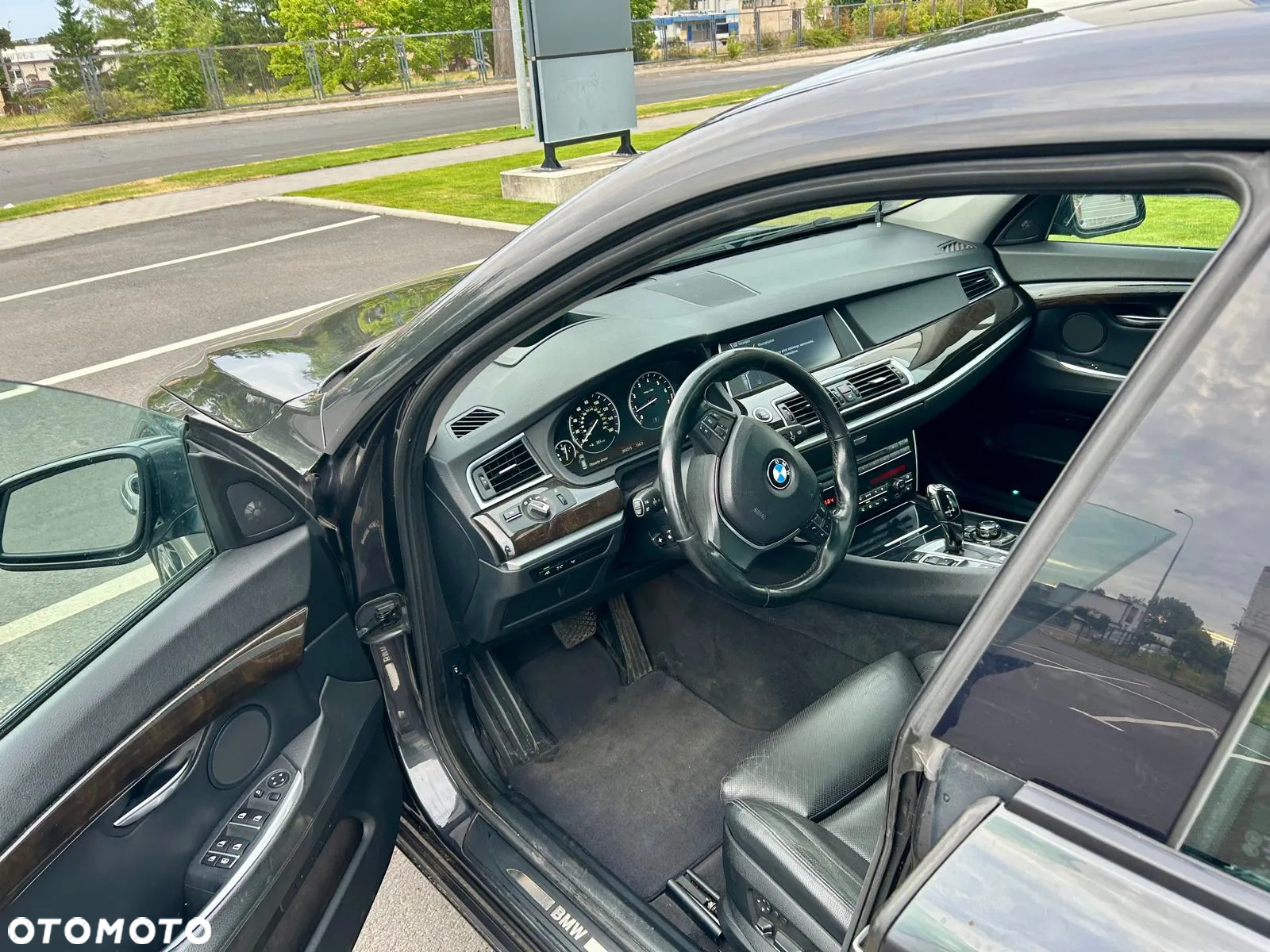 BMW Seria 5 550i - 5