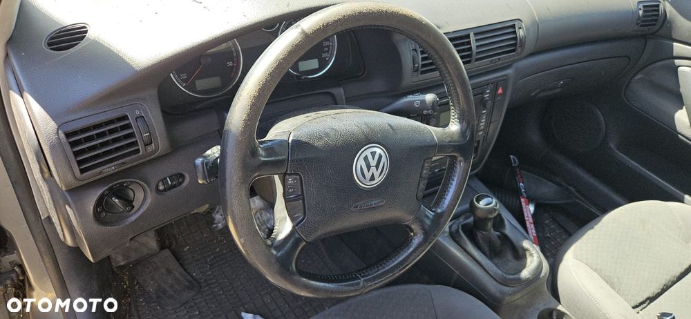 VW PASSAT B5 LIFT 00-03 1.9 TDI AWX - BLOTNIK PRZÓD PRAWY PRZEDNI - 24