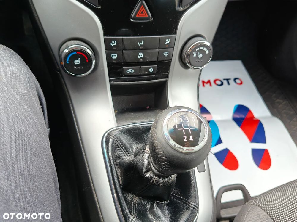 Chevrolet Cruze 1.6 LT - 24