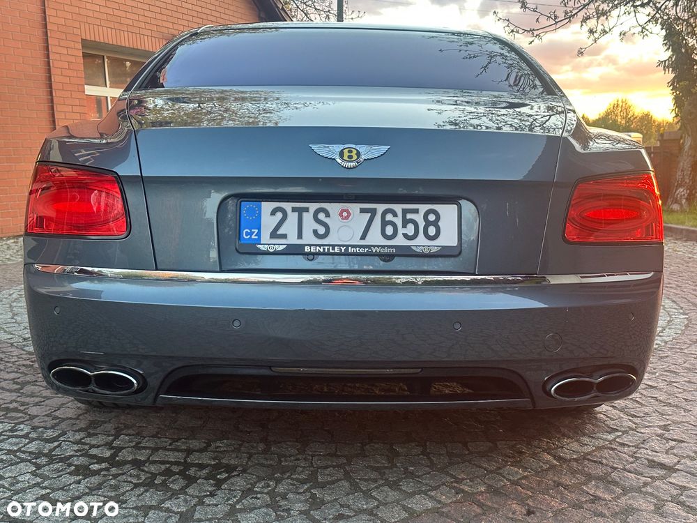 Bentley Flying Spur V8 Mulliner - 12
