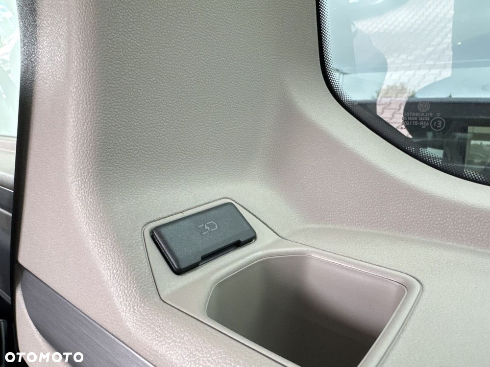 Volkswagen multivan LIFE 2.0 TDI 150 KM 7-DSG ErgoComfort L2 - 24