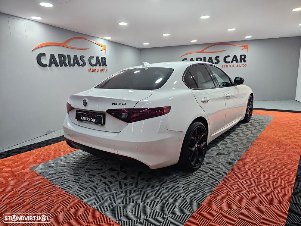 Alfa Romeo Giulia 2.2 D Super AT8 - 5
