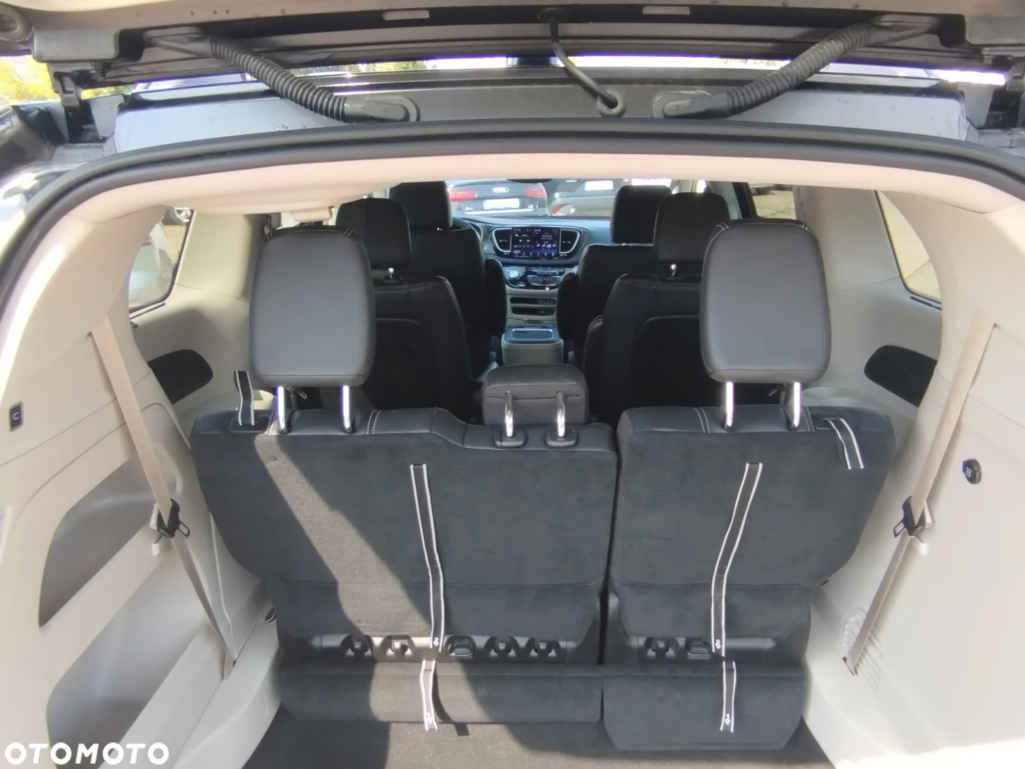 Chrysler Pacifica - 31