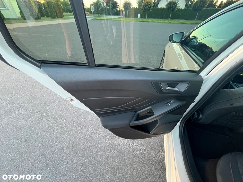 Ford Focus 2.0 TDCi ST-Line Black ASS - 16