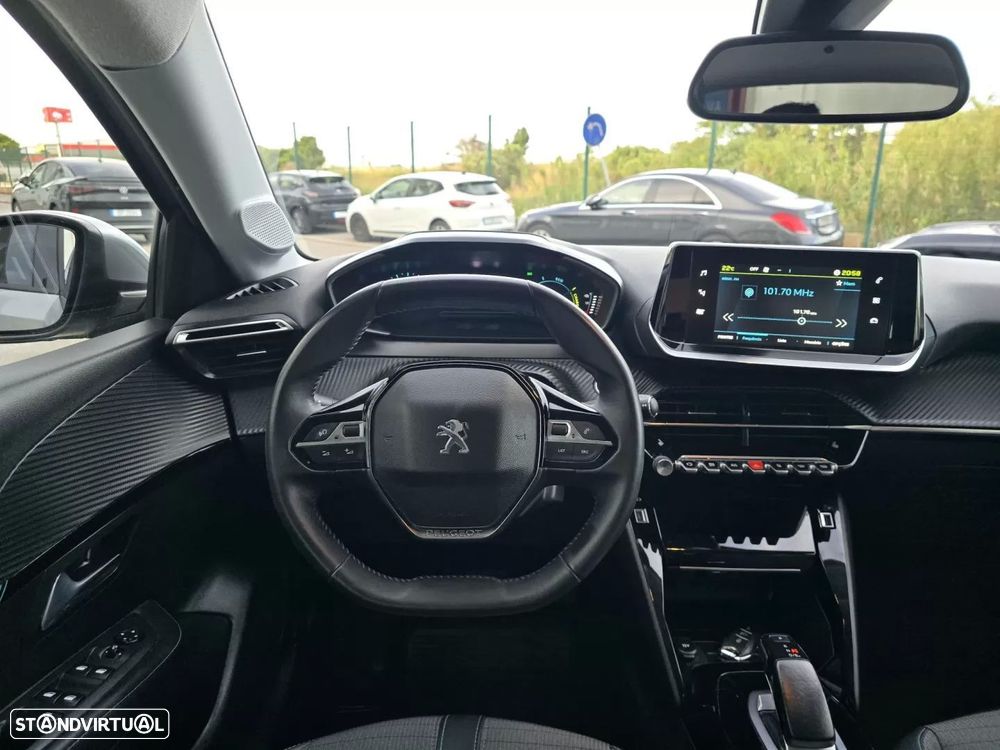 Peugeot e-208 Allure - 10